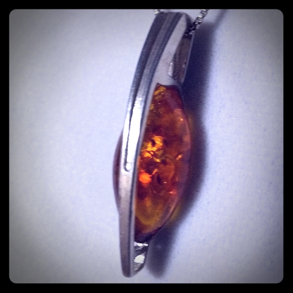 Amber  NECKLACE